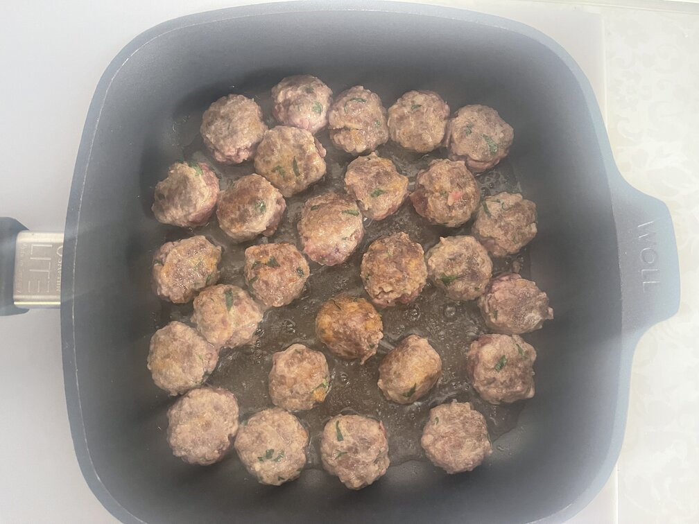 Meatball Soup : Light and Delicious