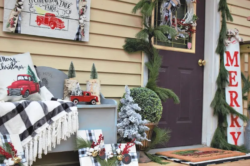 11 Christmas Porch Decor Ideas