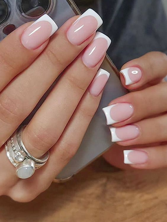 35+ Winter Nail Ideas 