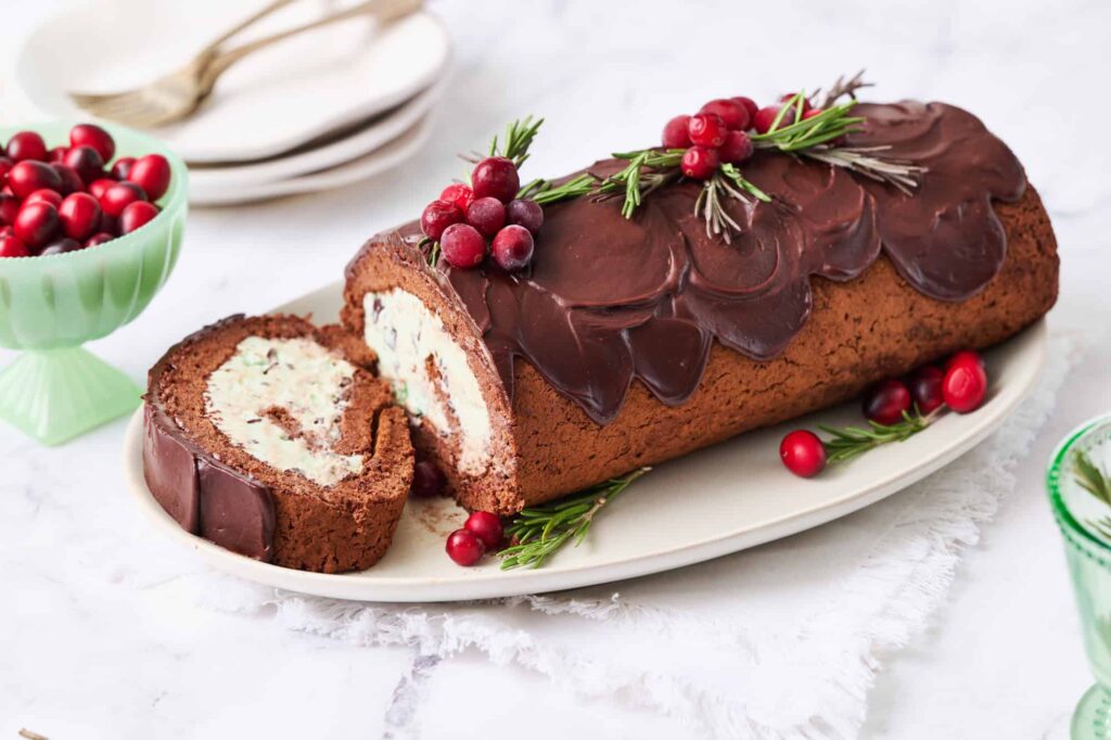 20 Christmas Cake Recipes