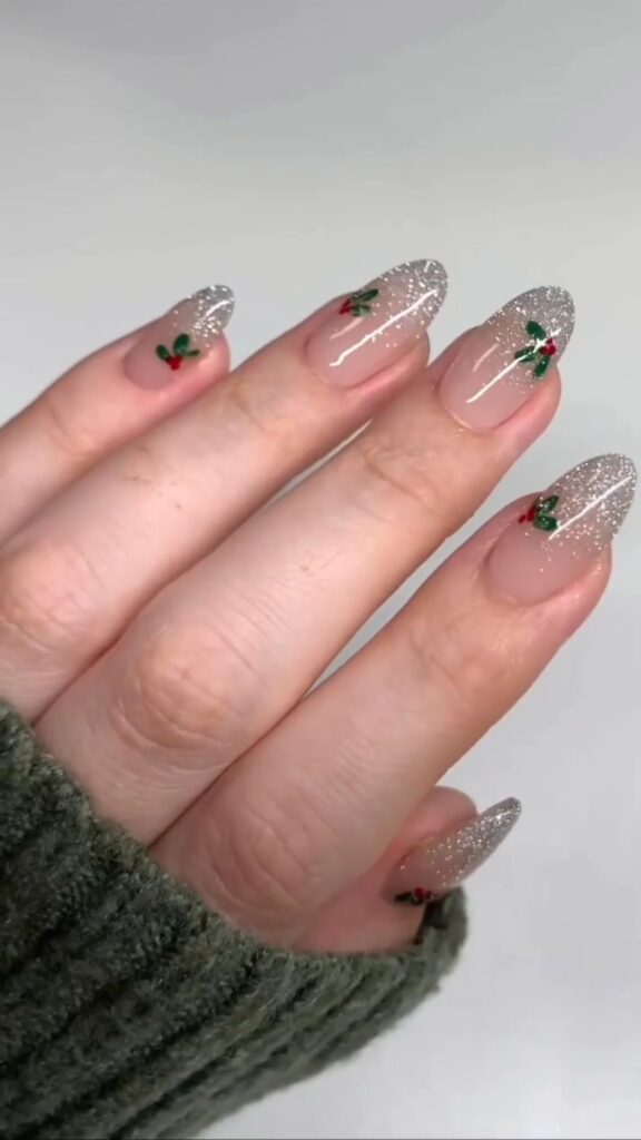 35+ Christmas Nail Ideas