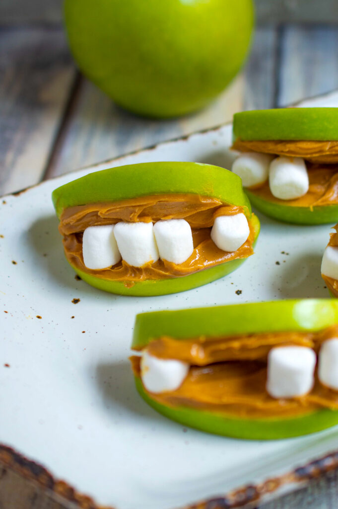 25 Spooky Halloween Desserts for Your Party