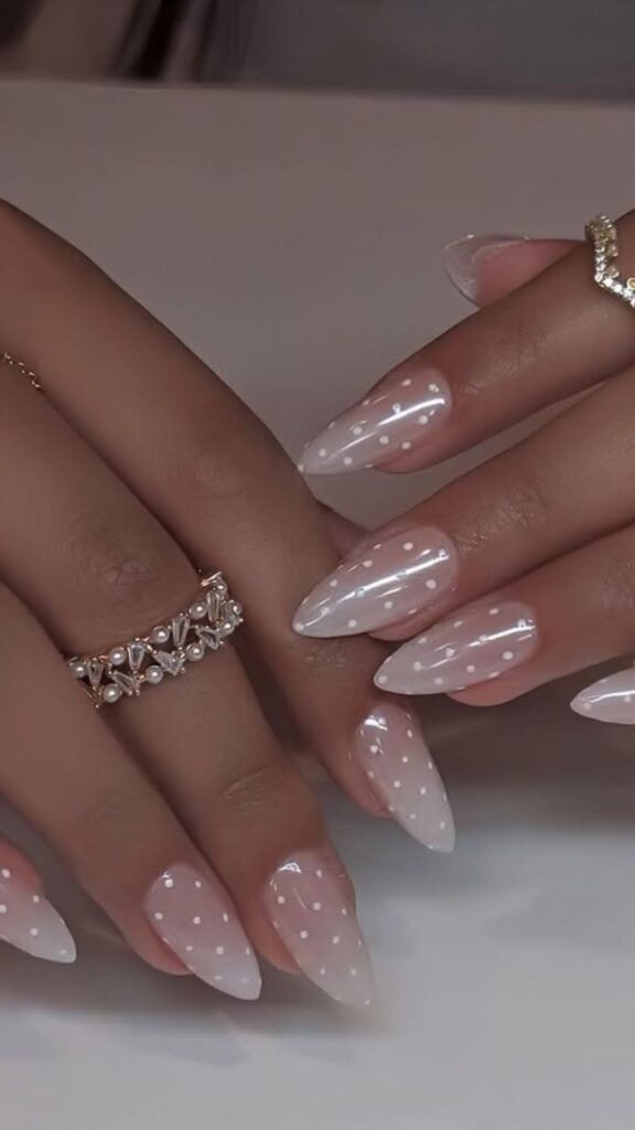20+ Polka Dot Cat Eye Nails