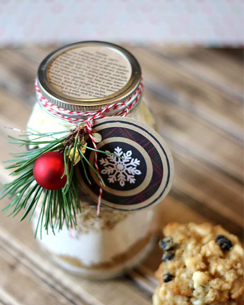 25+ Budget-Friendly Christmas Mason Jar Gifts