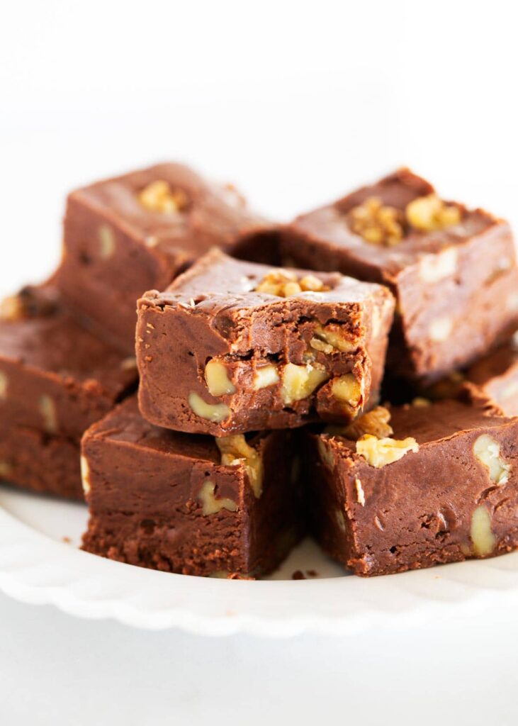 20 Festive Christmas Fudge Recipes